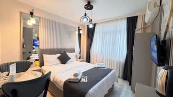 Economy Double Room | Egyptian cotton sheets, premium bedding, down duvets, minibar