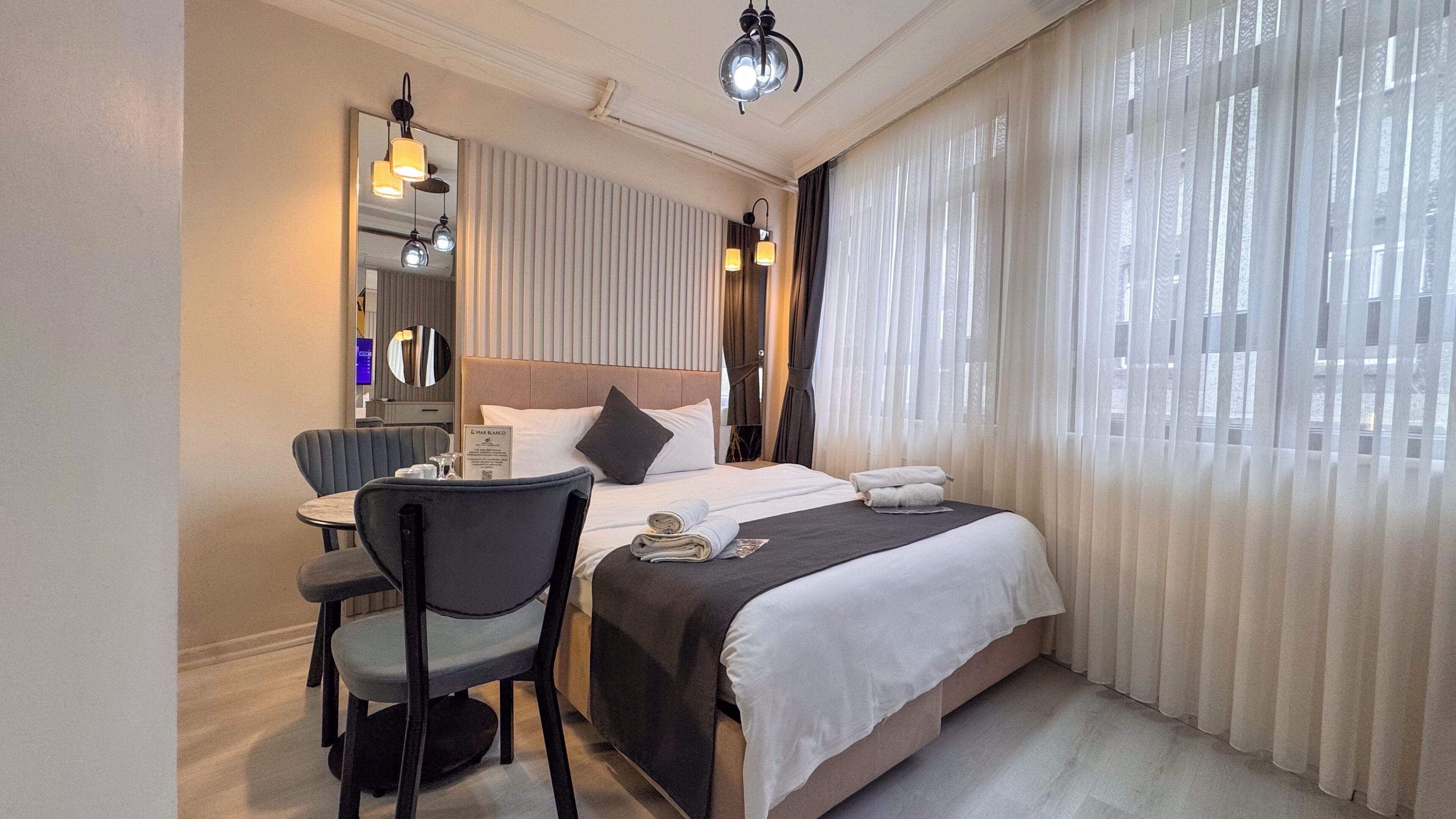 Standard Room, City View | Egyptian cotton sheets, premium bedding, down comforters, minibar