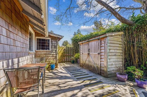 The Harrison Inn * Artist`s Cottage - New Listing!