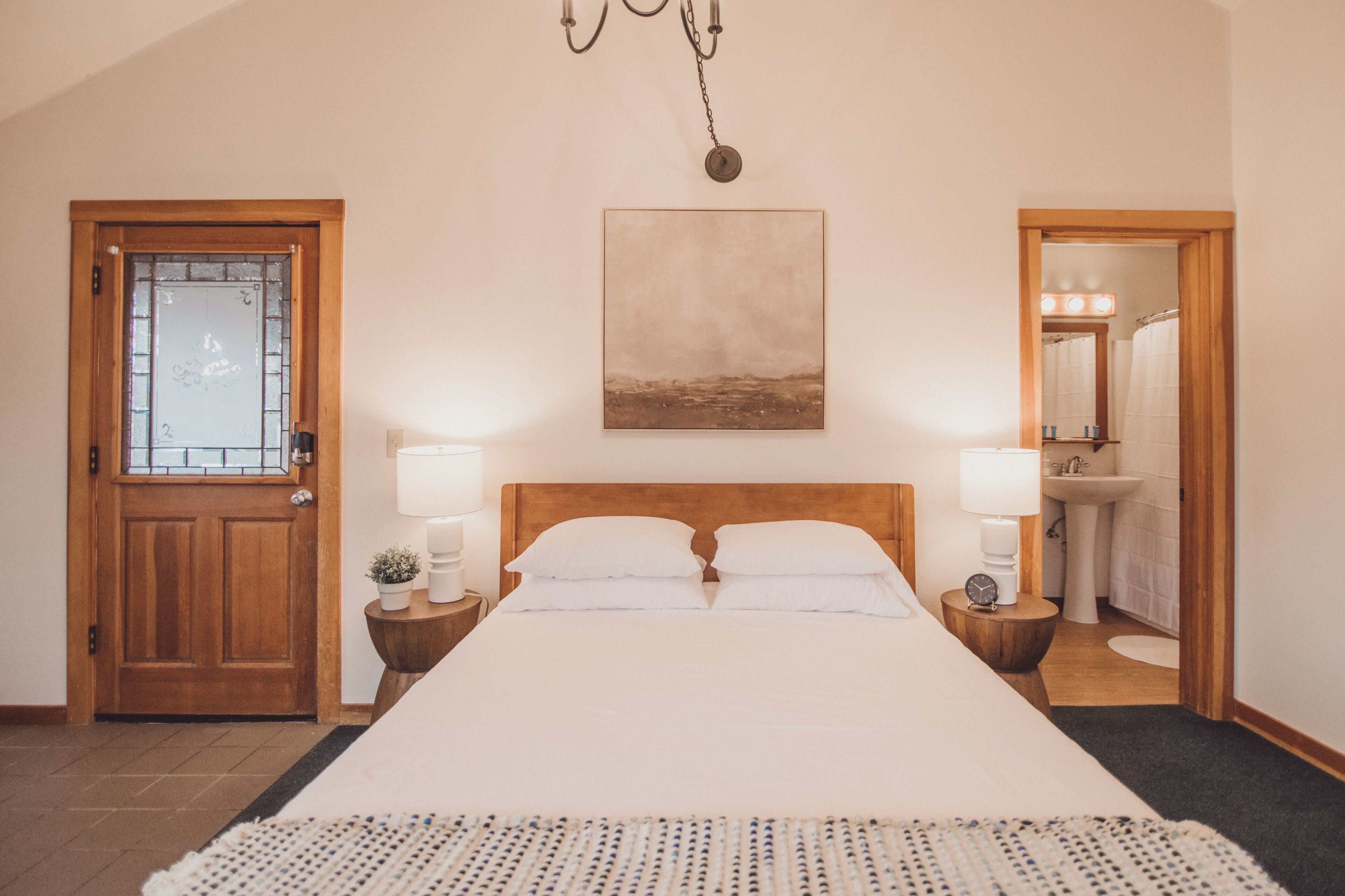 Free WiFi, bed sheets