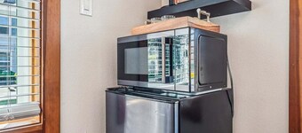 The Harrison Inn * Studio - New Listing!