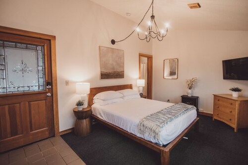 The Studio · Walk to Haystack Rock & Beach