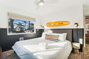 Iron/ironing board, Internet, bed sheets