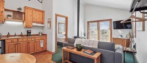 Televisie en een open haard