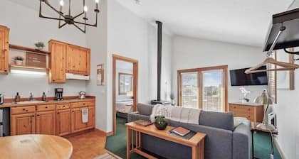 The Harrison Inn Blue Sky Suite - New Listing!