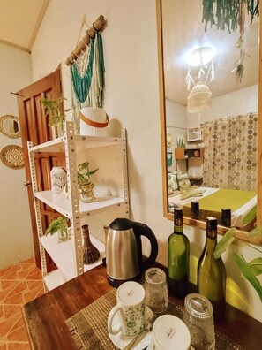 Habitación Confort, vista al jardín (Standard Double Room with Fan) | Servicios de la habitación