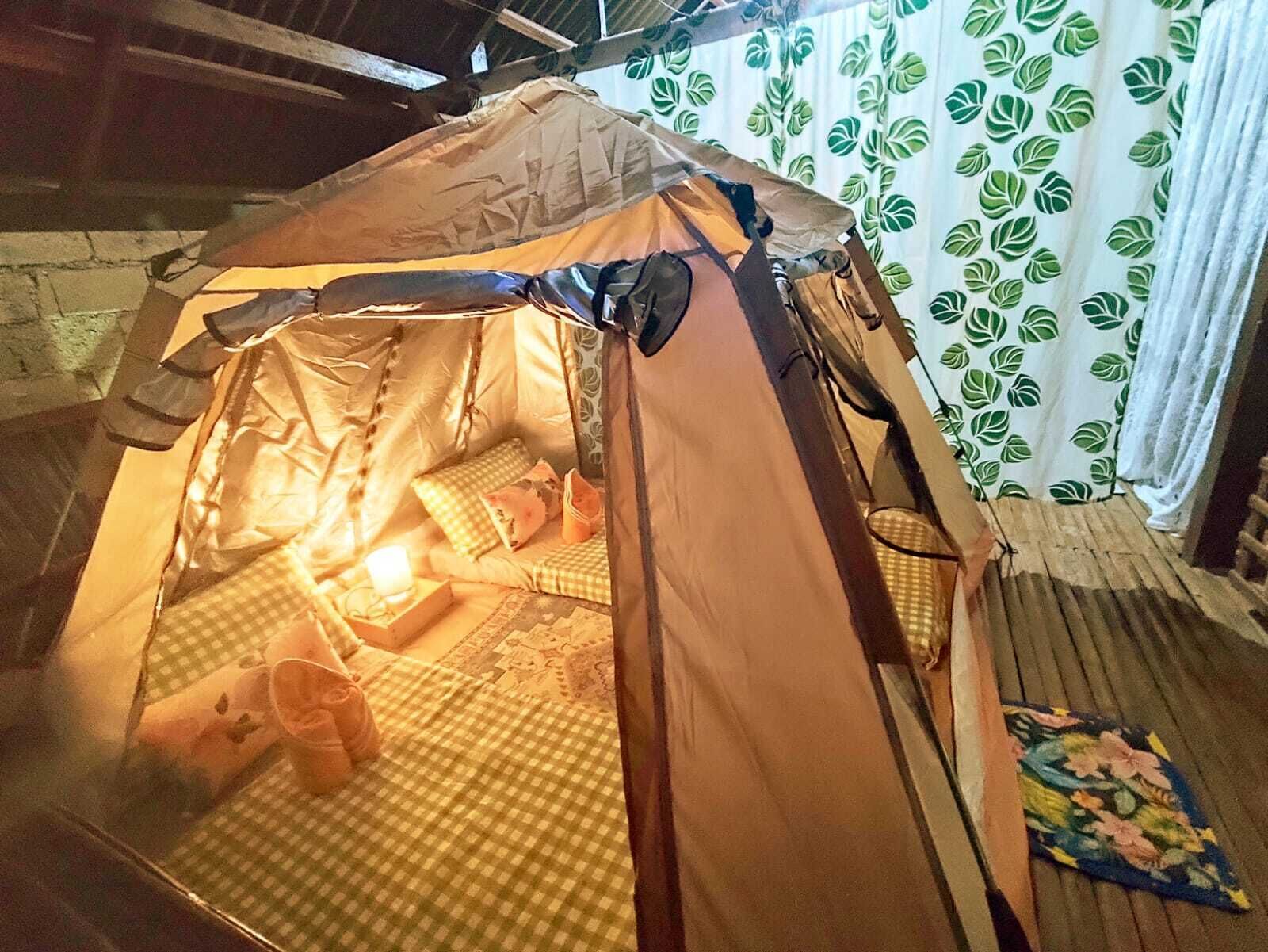 Design-telttamajoitus | Yksilöllisesti sisustettu, yksilöllisesti kalustettu, ilmainen Wi-Fi