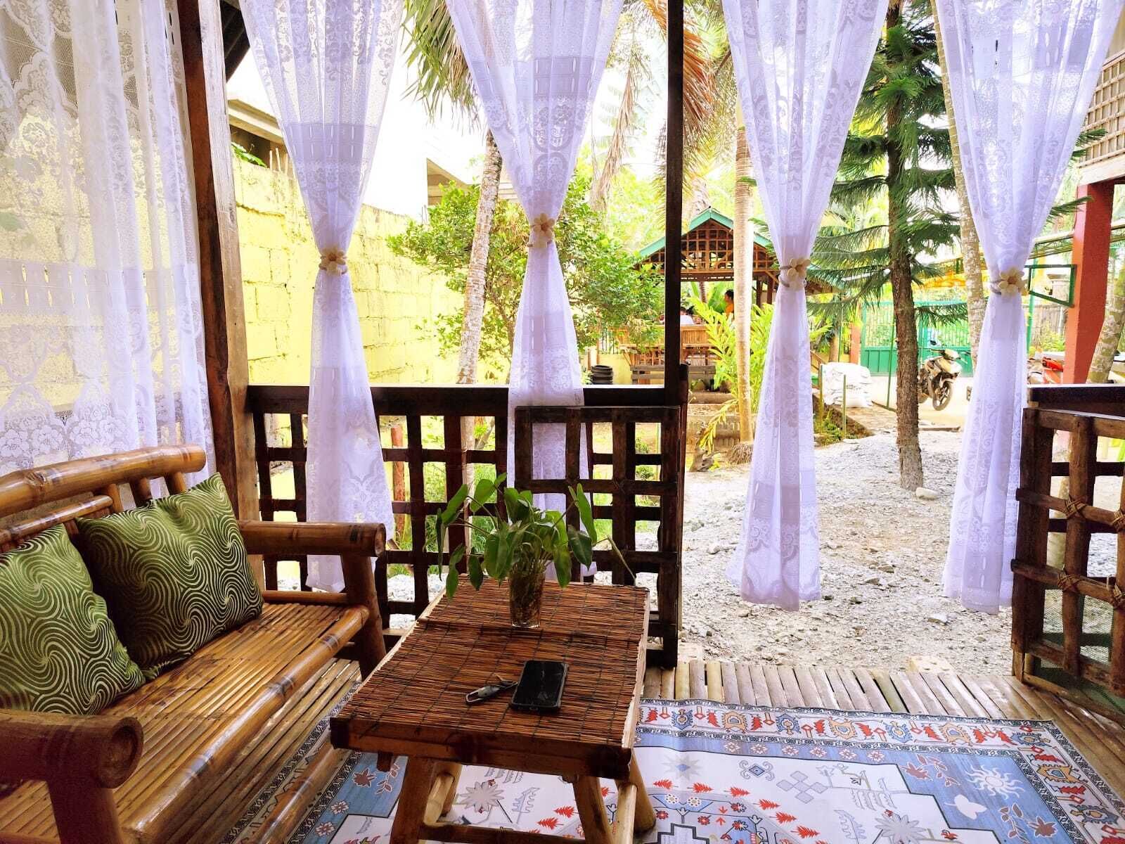 Cabane Lune de Miel | Décoration personnalisée, ameublement personnalisé, Wi-Fi gratuit