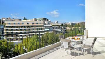 ํ
๋ผ์ค/ํํฐ์ค