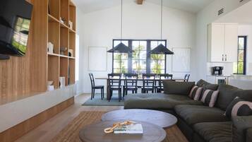 TV, stereo, offices
