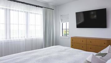 8 bedrooms, iron/ironing board, WiFi, bed sheets
