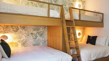 8 bedrooms, iron/ironing board, WiFi, bed sheets