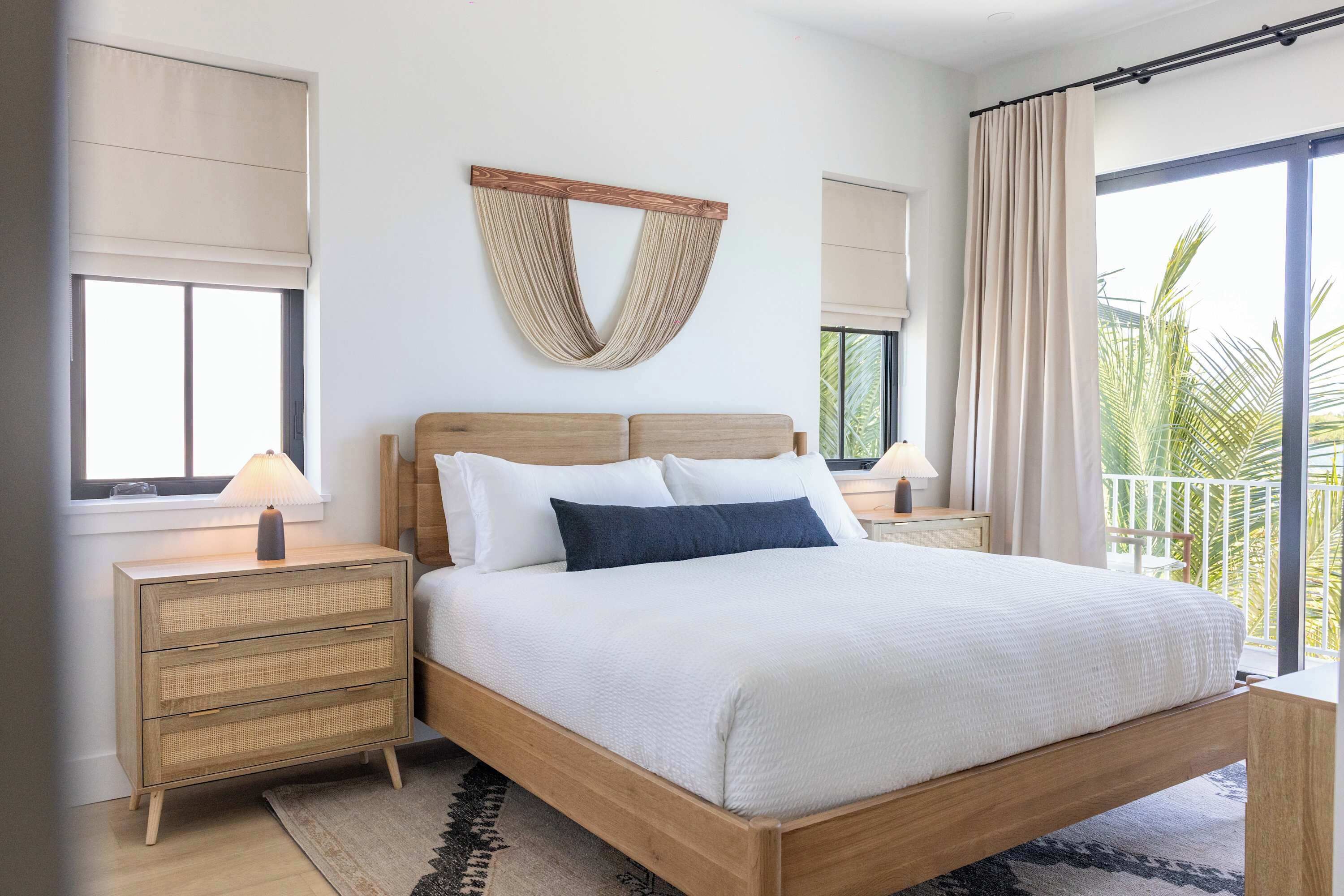 8 bedrooms, iron/ironing board, WiFi, bed sheets