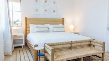 8 slaapkamers, een strijkplank/strijkijzer, wifi, beddengoed