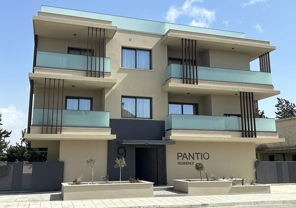 Exterior - Pantio Living Residence (Meneou)