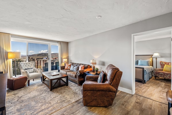 TV, fireplace - Sweeping views from this ski in/walk out, cozy Bronze Tree condo! (Steamboat Springs)