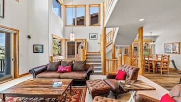 Televisión y chimenea