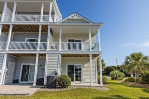 タウンホーム 2 ベッドルーム | 外観