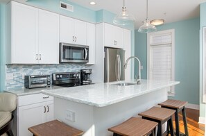 Townhome, 2 Bedrooms | Private kitchen | Fridge, oven, coffee/tea maker, toaster