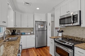 Casa, 4 quartos | Cozinha privada | Geladeira, fogão, cafeteira/chaleira, torradeira