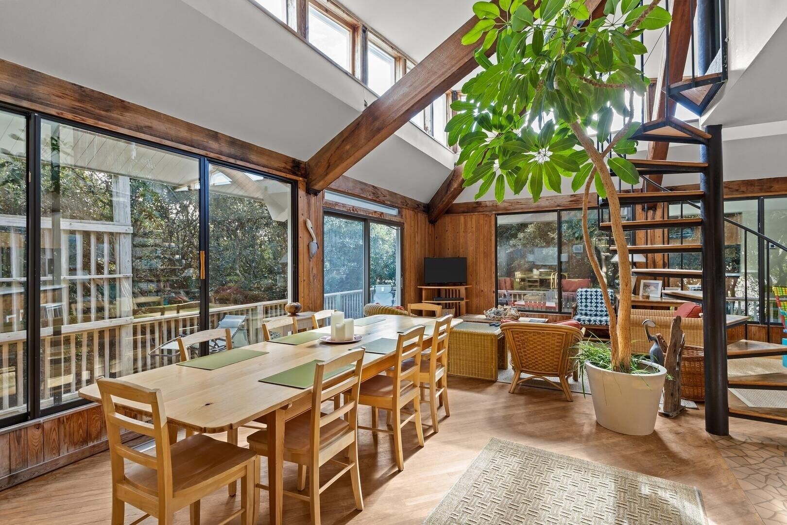 House, 3 Bedrooms | Tempat makan