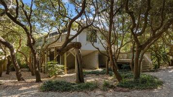 House, 3 Bedrooms | Exterior