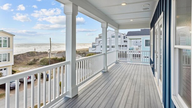 House, 6 Bedrooms | Property grounds - Forever Blue 6 Bedroom Home (Atlantic Beach)