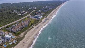 House, 6 Bedrooms | Beach