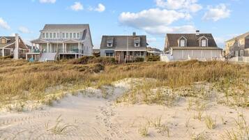 House, 5 Bedrooms | Exterior