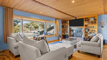 Townhome, 3 Bedrooms | Living area