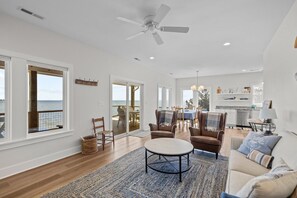 Maison, 3 chambres | Coin séjour