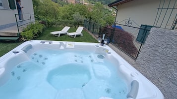 Idromassaggio all'aperto