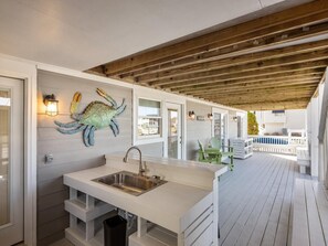 House, 4 Bedrooms | Terrace/patio