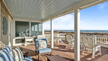 House, 5 Bedrooms | Terrace/patio