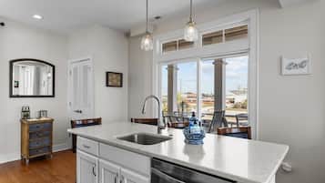 Townhome, 2 Bedrooms | Private kitchen | Fridge, oven, coffee/tea maker, toaster