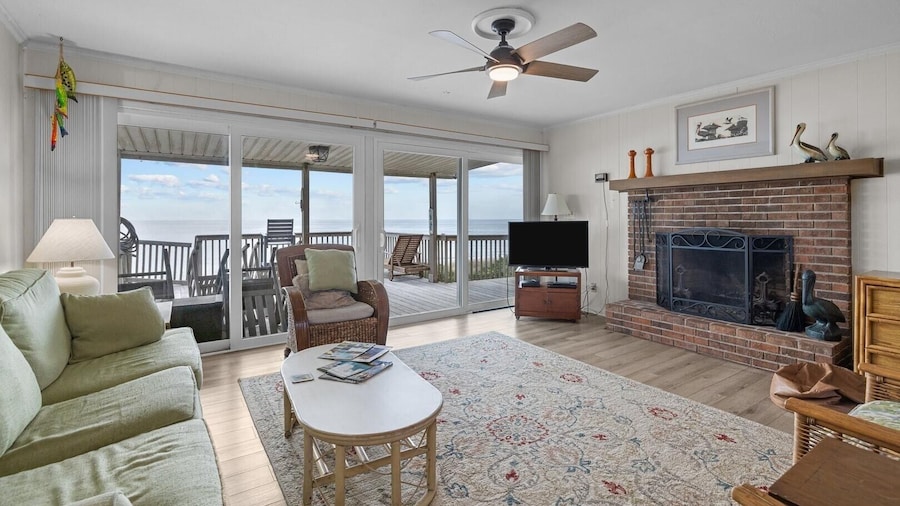 Bryant Cottage 6 Bedroom Home