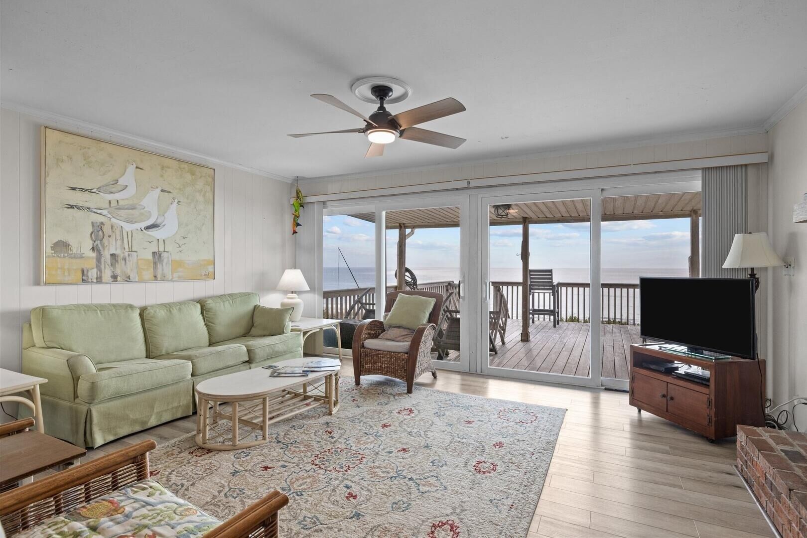 House, 6 Bedrooms | Living area | Streaming services