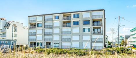 Condo, 2 Bedrooms | Exterior