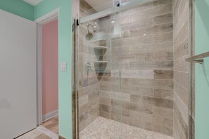 Apartment, 2 Schlafzimmer | Badezimmer