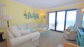 Condo, 3 quartos | Área de estar | Serviços de streaming