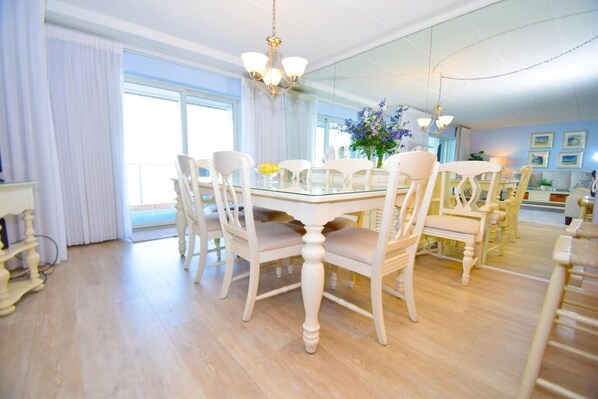 Dining - Harbour Island 103l 2 Bedroom Condo (Ocean City)