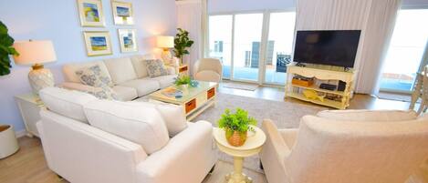 Condo, 2 Bedrooms | Living area