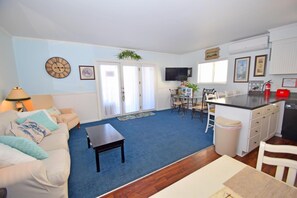 Condo, 3 Bedrooms | Living area