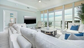 Condo, 3 Bedrooms | Living area