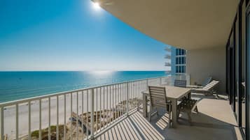 Condo, 3 Bedrooms | Outdoor dining