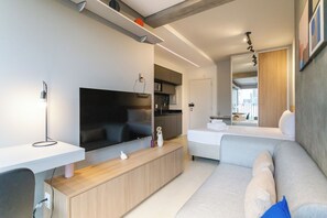 Estudio | Cortinas blackout, tabla de planchar con plancha y wifi gratis 