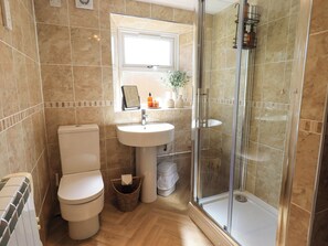 Shower, hair dryer - Corner Cottage (Penrith)