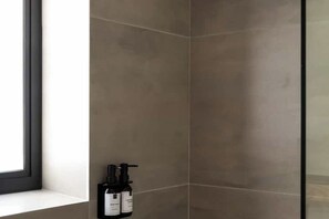 Shower, hair dryer, towels, soap - The Palm Flats Tropical Paradise 300m from Sea (Cape Town)