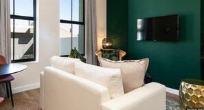 Smart TV - The Palm Flats Tropical Paradise 300m from Sea (Cape Town)