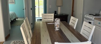 Charming 1-bedroom cottage in peaceful Wareham with AC, WiFi